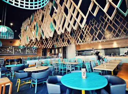 对于年轻食客,如何才能撩动他们的心呢?(图10)